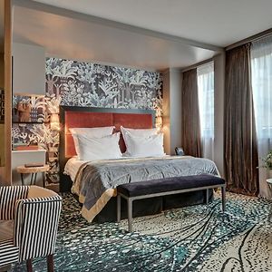 The One Alma Paris